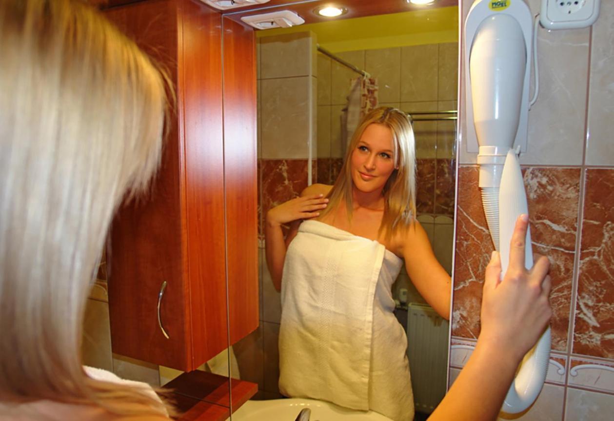 Holdlux Apartmanok Sarvar Luaran gambar